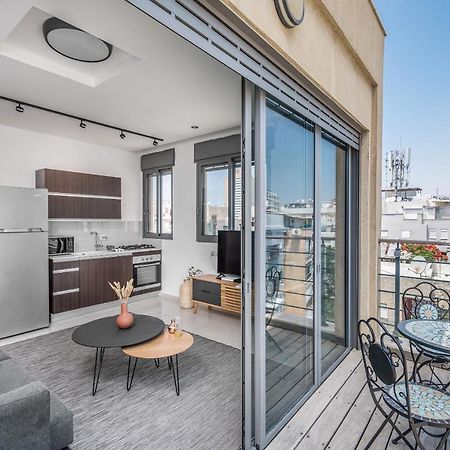 Superb 1,5 Bdr W Balcony Close To The Beach เทลอาวีฟ ภายนอก รูปภาพ