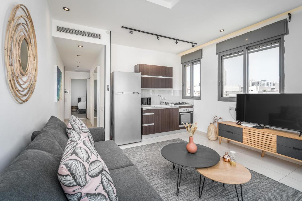 Superb 1,5 Bdr W Balcony Close To The Beach เทลอาวีฟ ภายนอก รูปภาพ